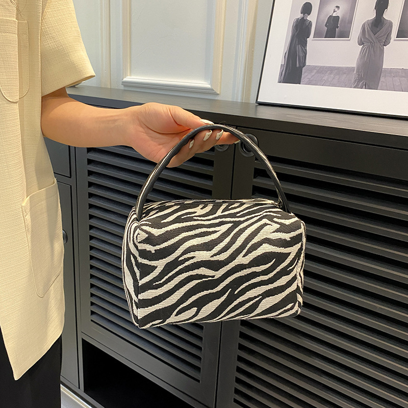 Leopard Makeup Bag Luxury  Lar – Luxury Skincare Box recenzja i cena